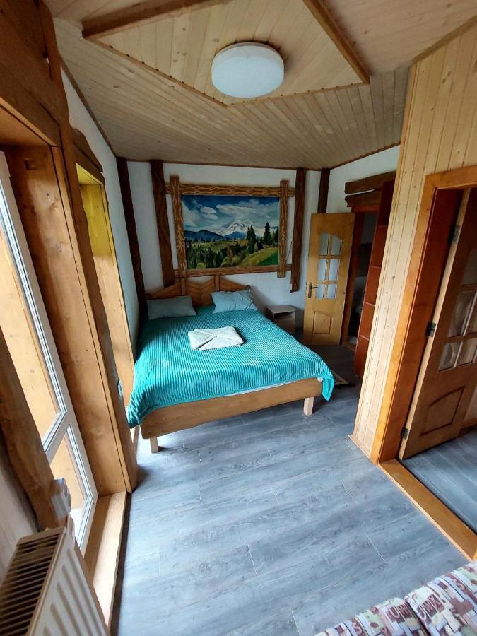 цімбори Apartment *