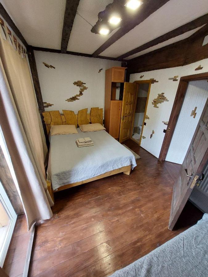 цімбори Apartment *
