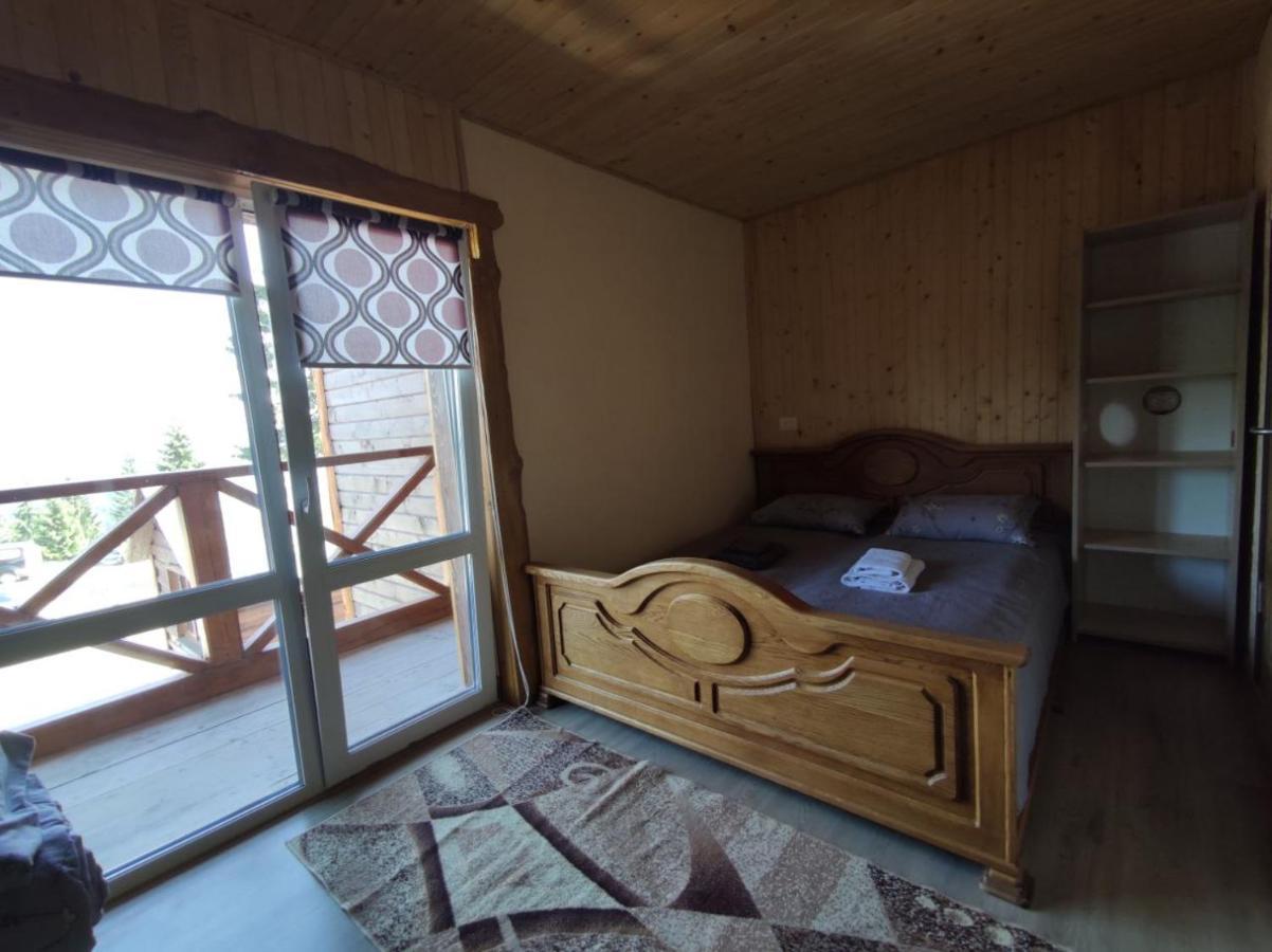 цімбори Apartment *