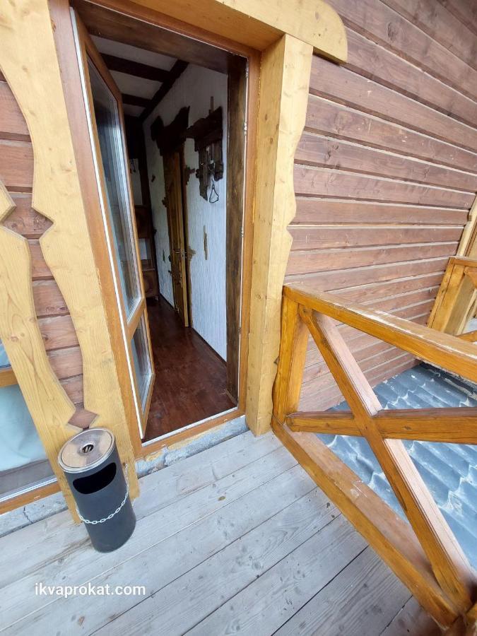 цімбори Apartment *