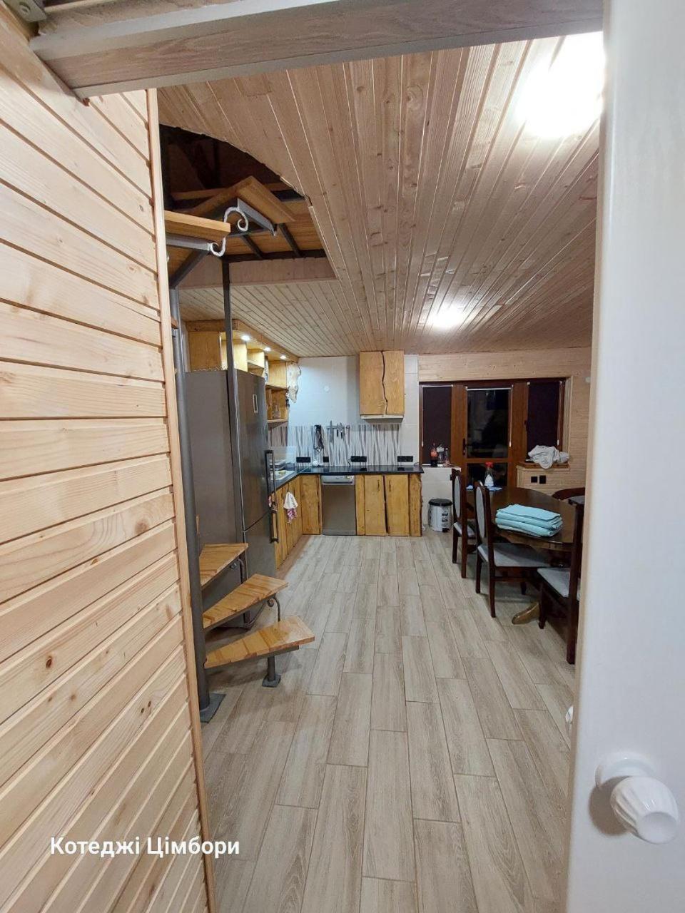 Apartment цімбори